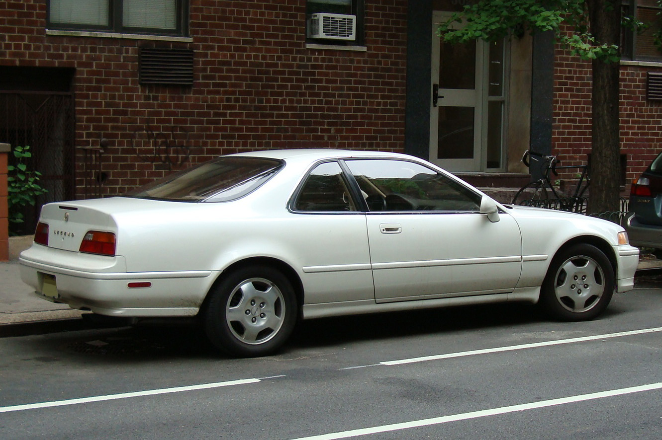 Acura Legend: 9 фото