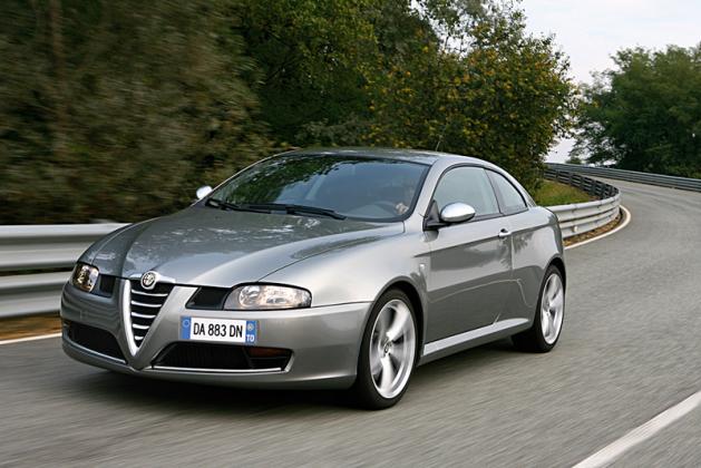 Alfa Romeo 147: 7 фото