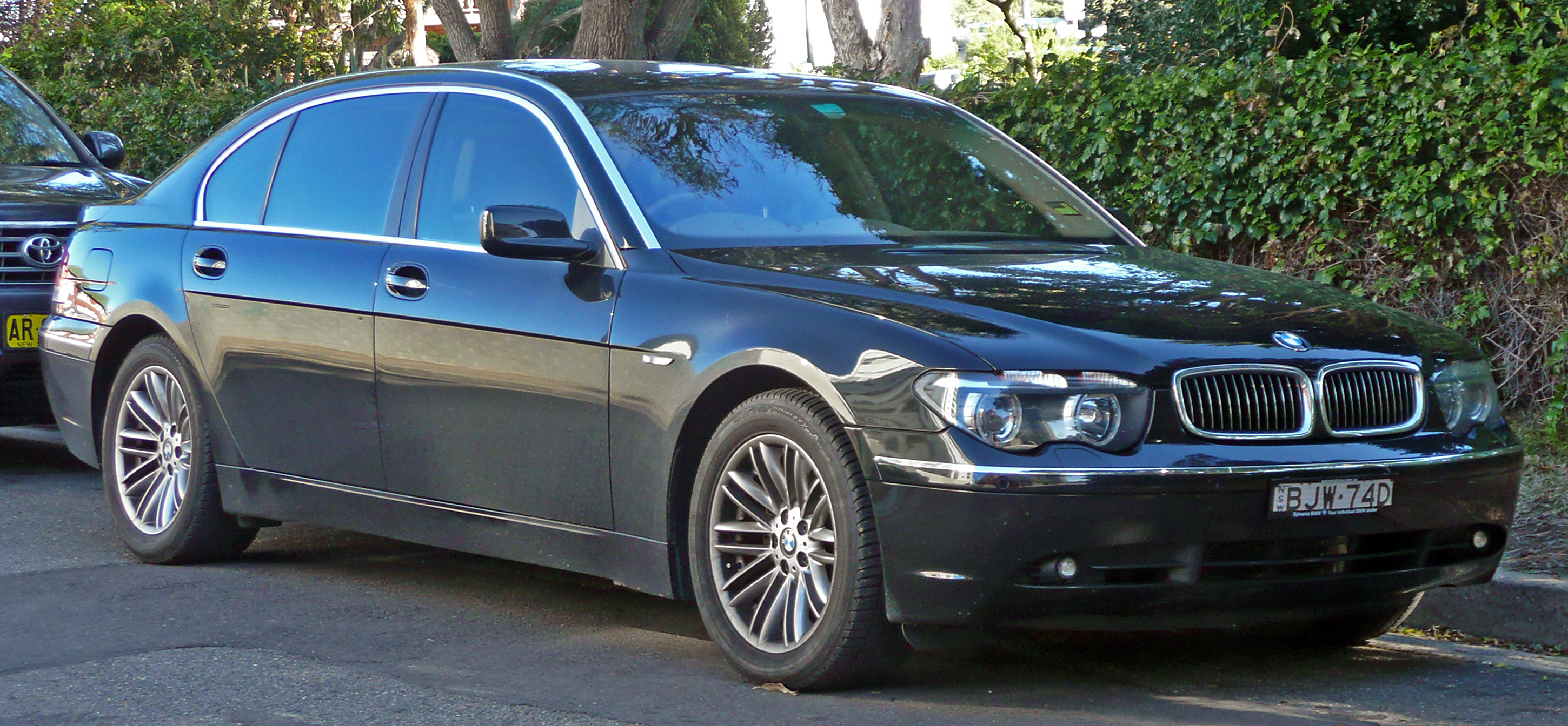 BMW 735Li: 9 фото