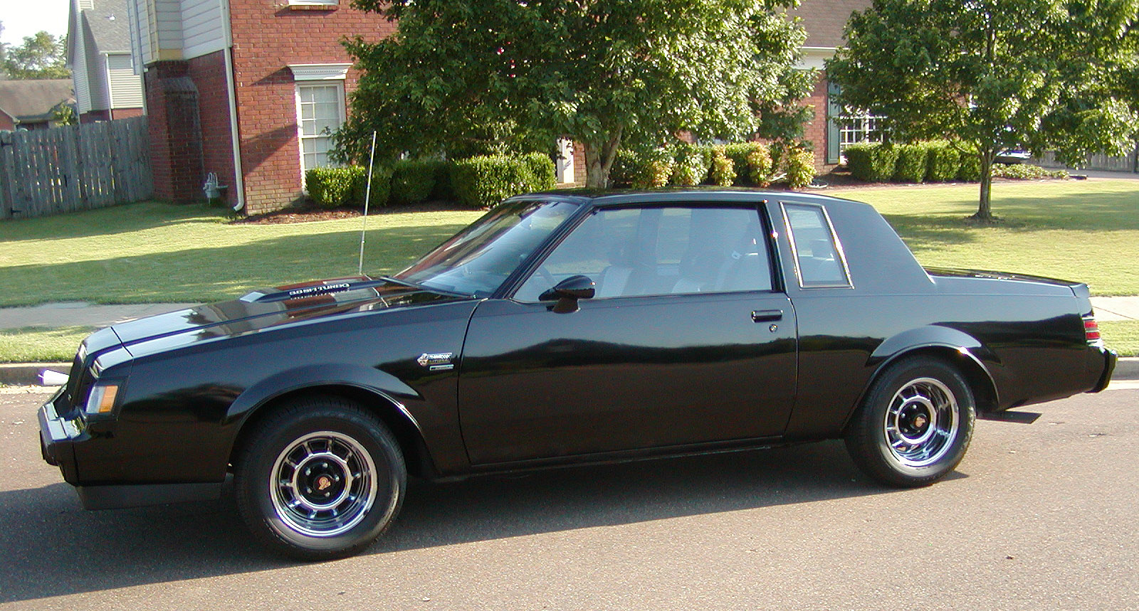 Buick Grand National: 10 фото