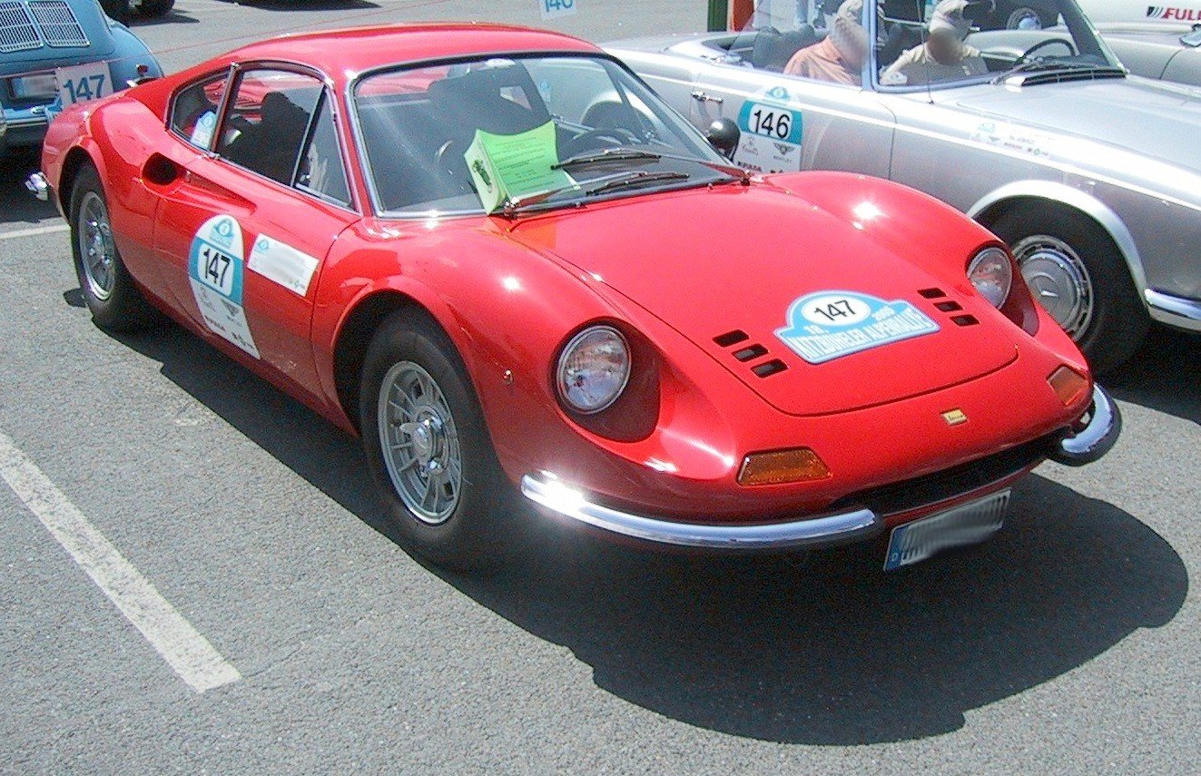 Ferrari Dino: 9 фото