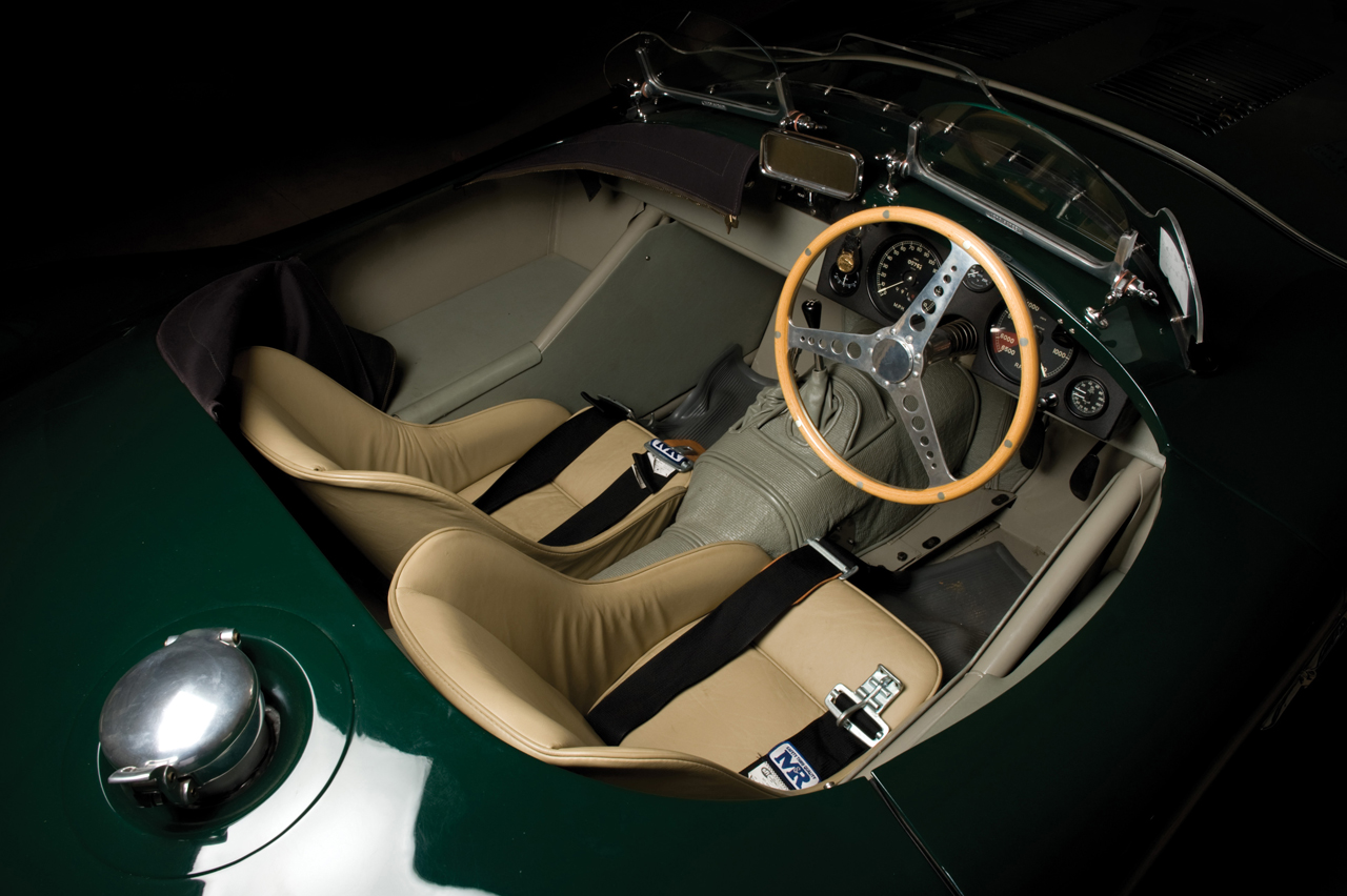 Jaguar C-Type: 11 фото