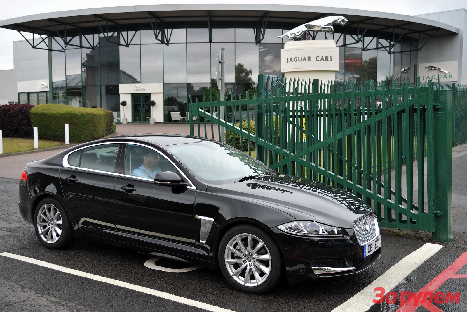 Jaguar XF: 4 фото