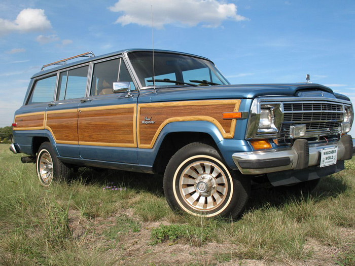 Jeep Grand Wagoneer: 3 фото