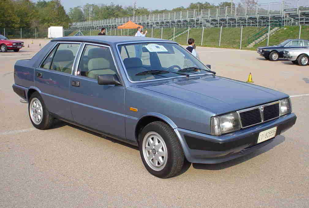 Lancia Prisma: 10 фото