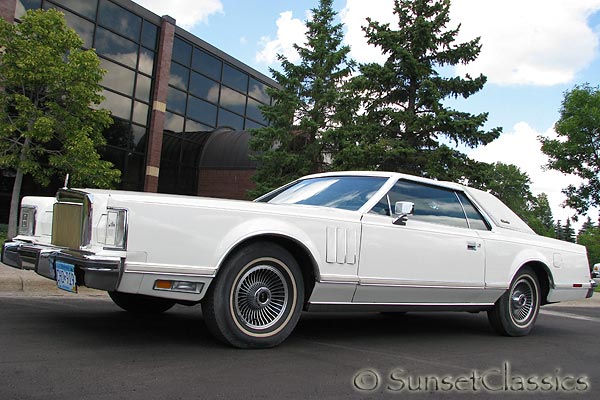 Lincoln Continental Mark V: 6 фото