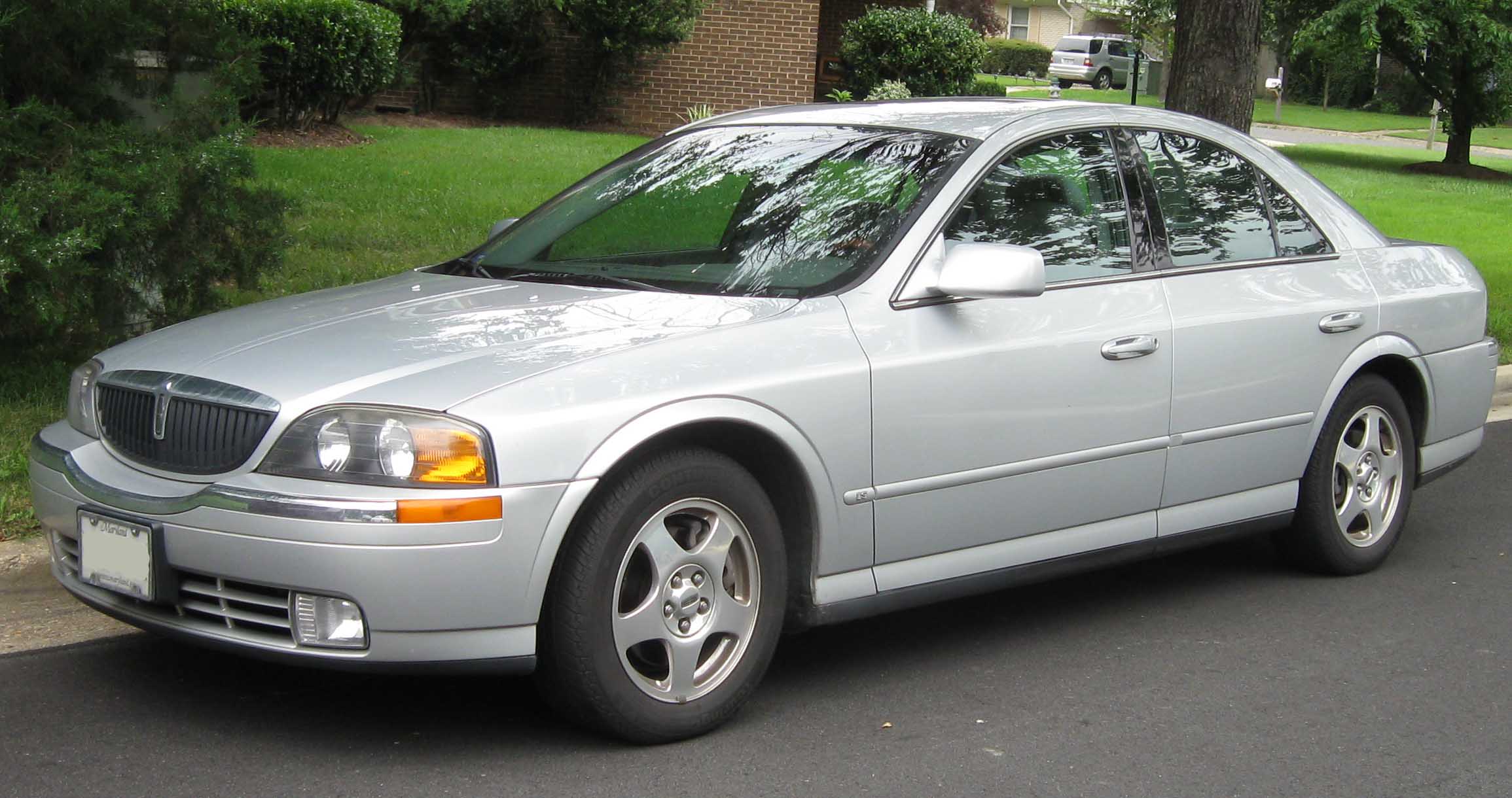 Lincoln LS: 6 фото