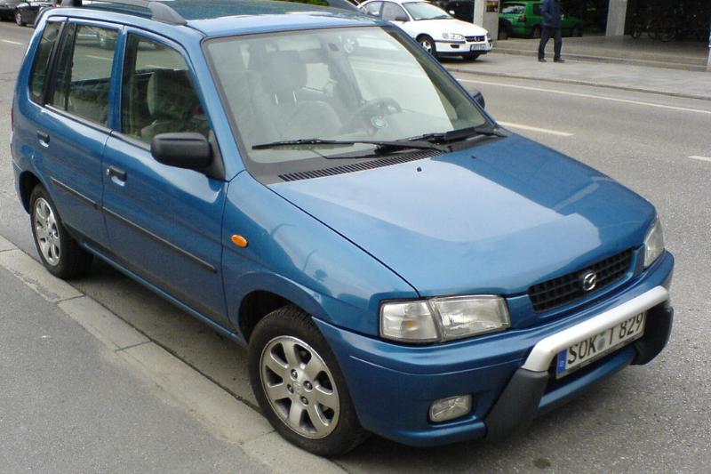 Mazda Demio: 4 фото