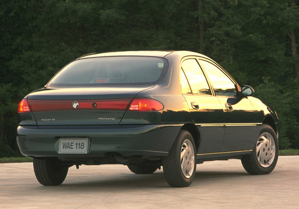 Mercury Tracer: 11 фото