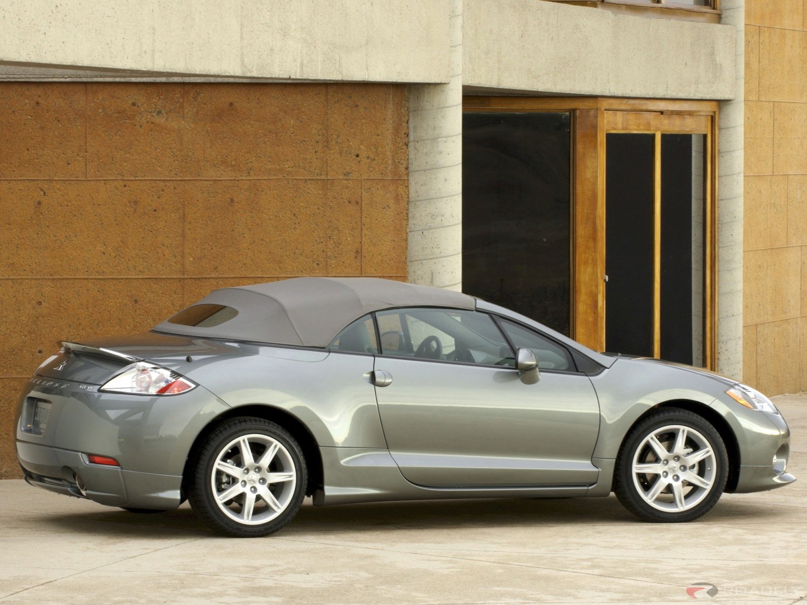 Mitsubishi Eclipse Spyder: 3 фото