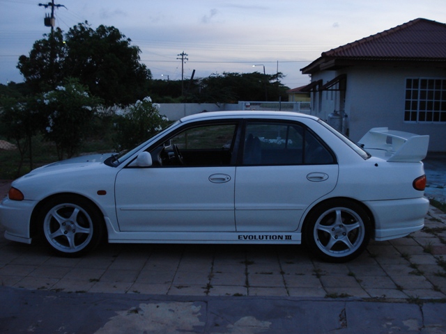 Mitsubishi Lancer Evolution III: 12 фото