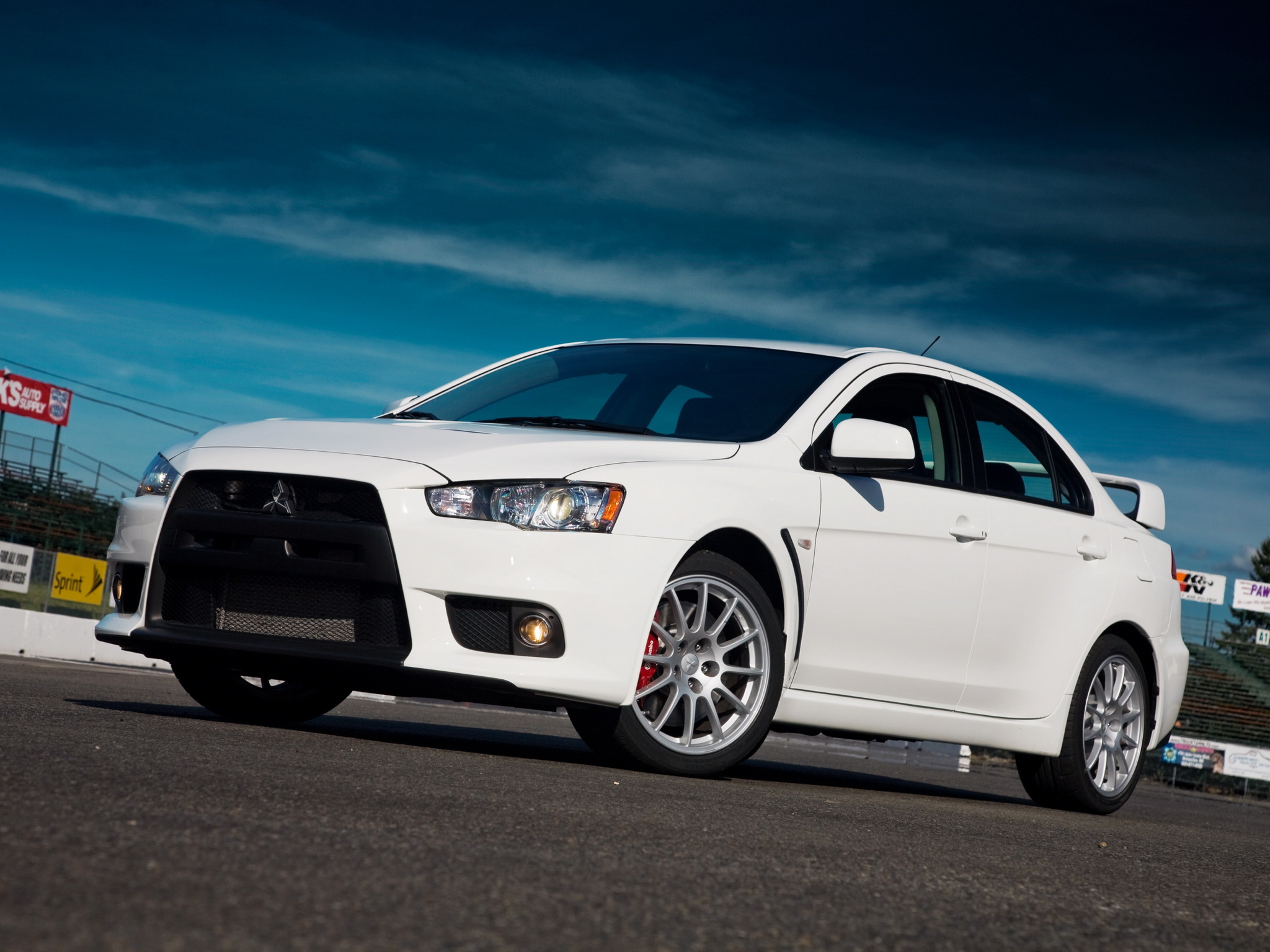 Mitsubishi Lancer Evolution X: 11 фото