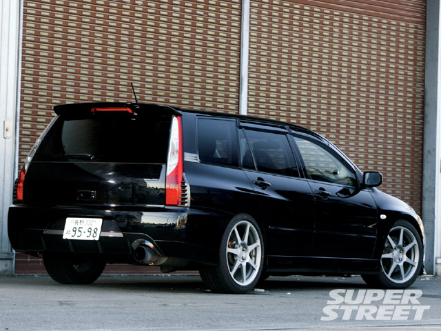 Mitsubishi Lancer Wagon: 5 фото