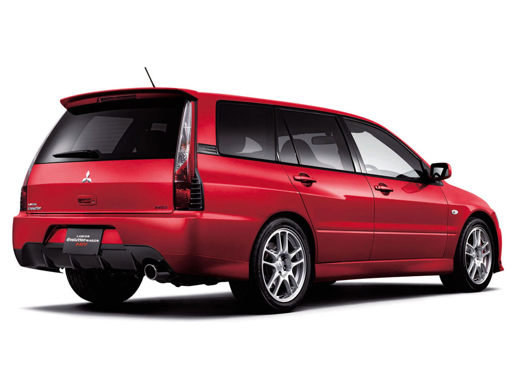 Mitsubishi Lancer Wagon: 12 фото