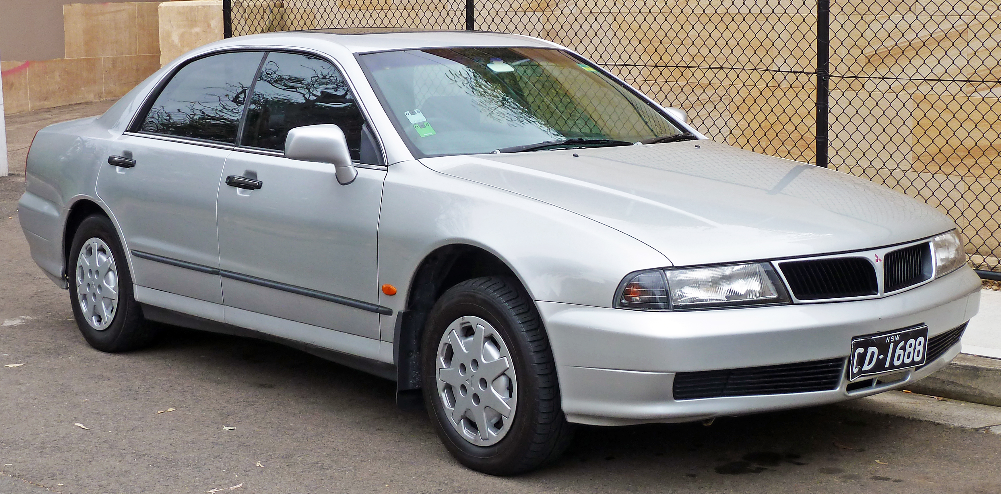 Mitsubishi Magna: 4 фото