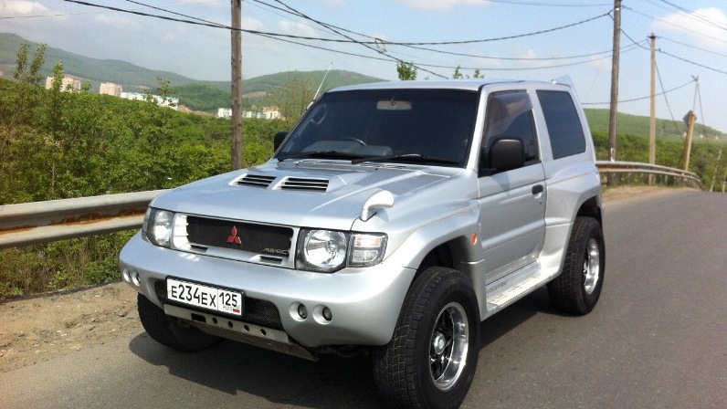 Mitsubishi Pajero Evolution: 11 фото