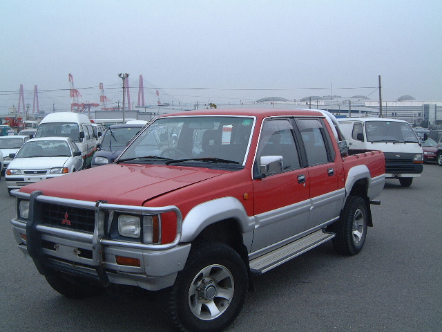 Mitsubishi Strada: 5 фото