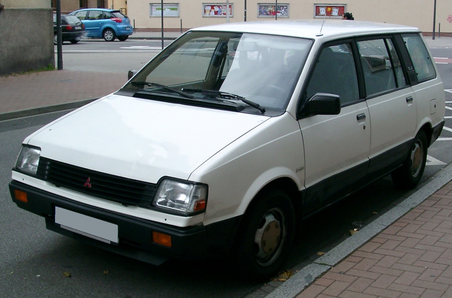 Mitsubishi Wagon: 6 фото