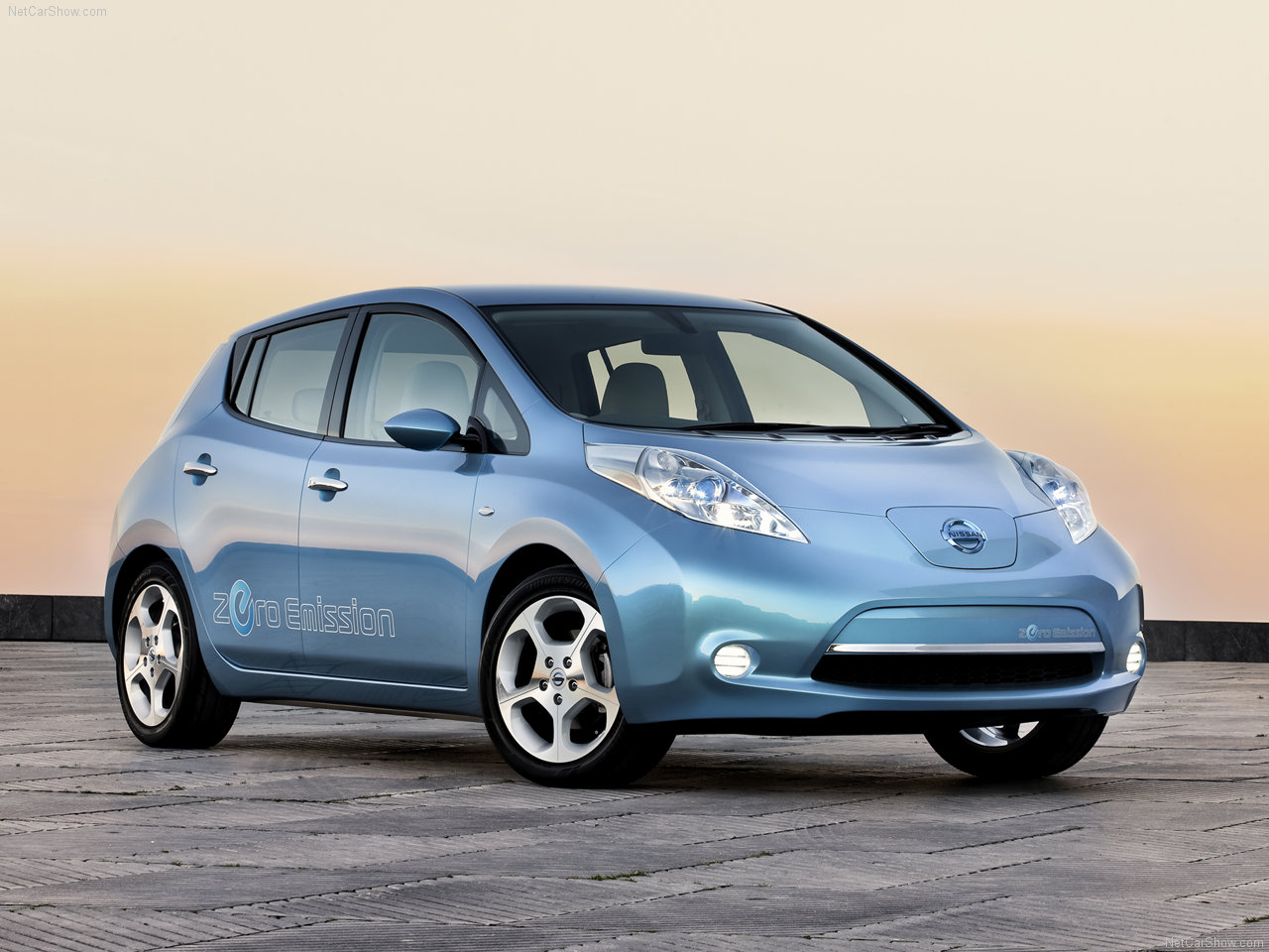 Nissan Leaf: 6 фото