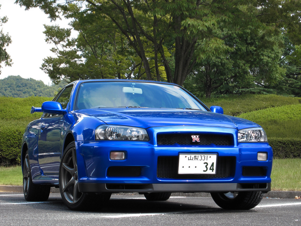 Nissan Skyline GT-R: 8 фото