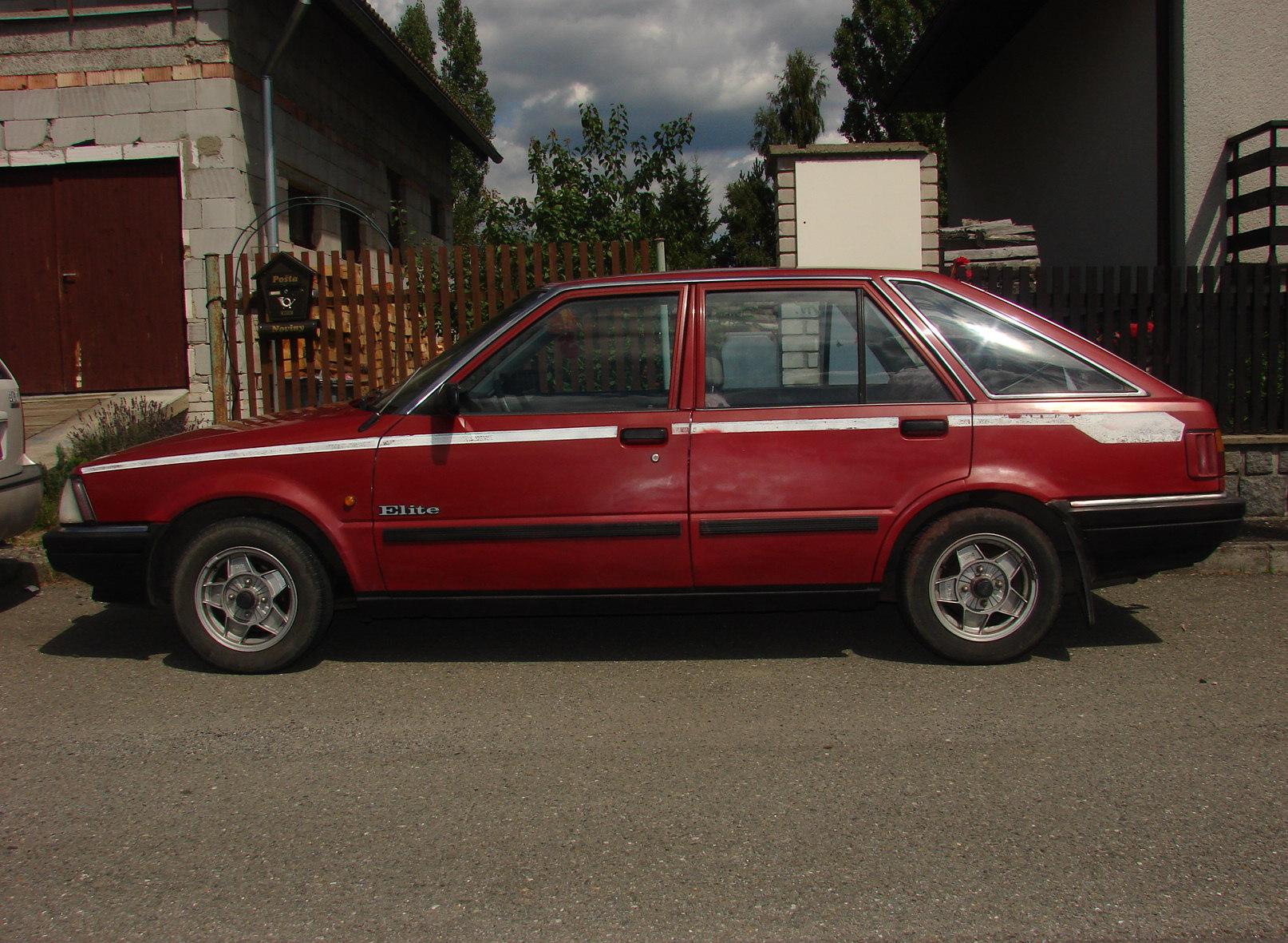 Nissan Stanza: 12 фото