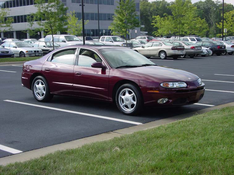 Oldsmobile Aurora: 12 фото