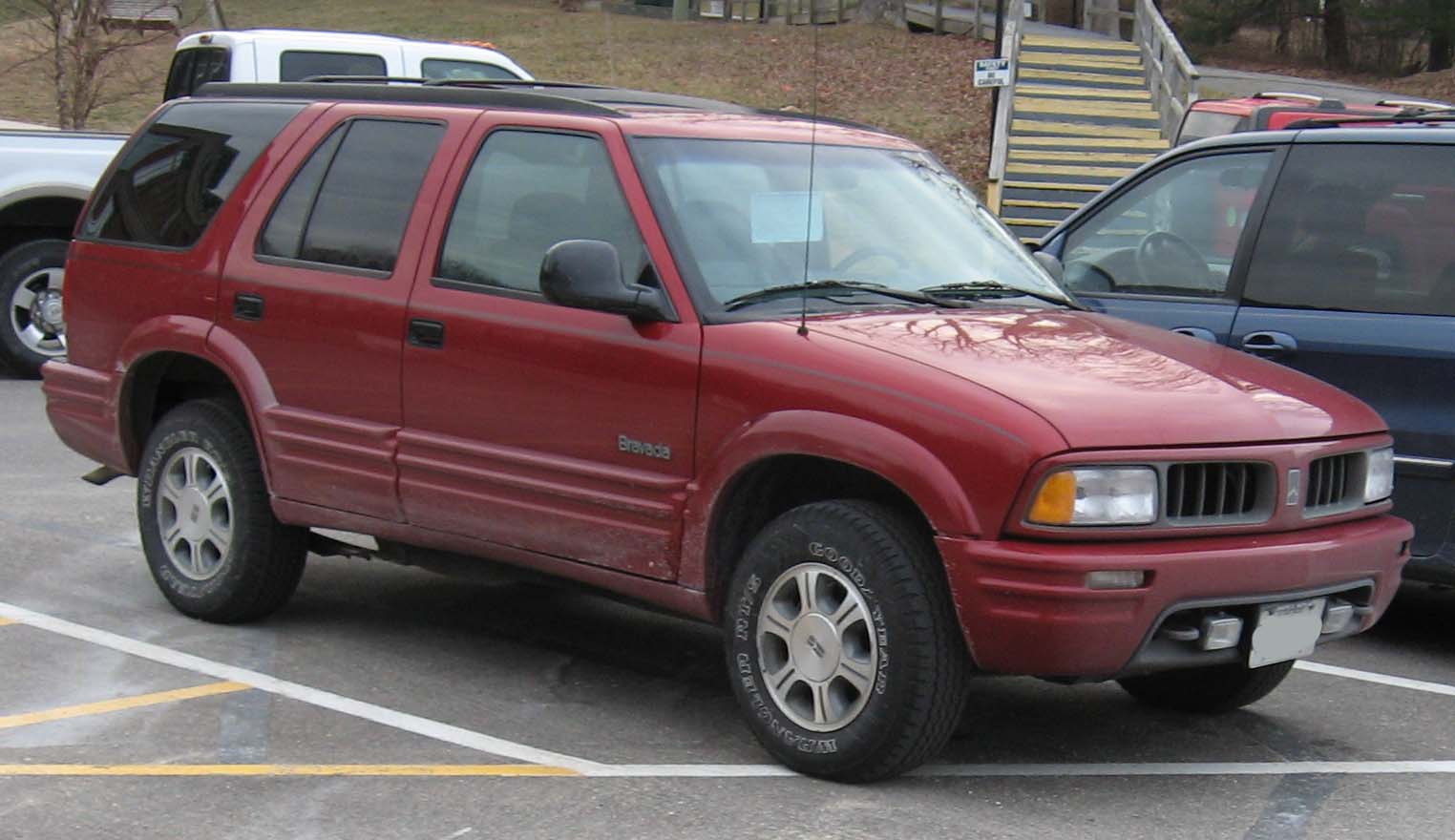 Oldsmobile Bravada: 12 фото