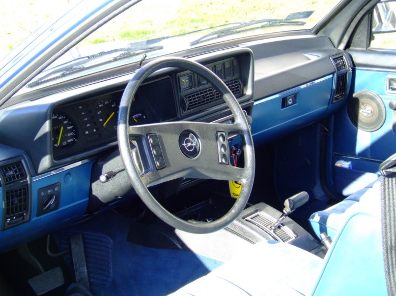 Opel Commodore: 7 фото