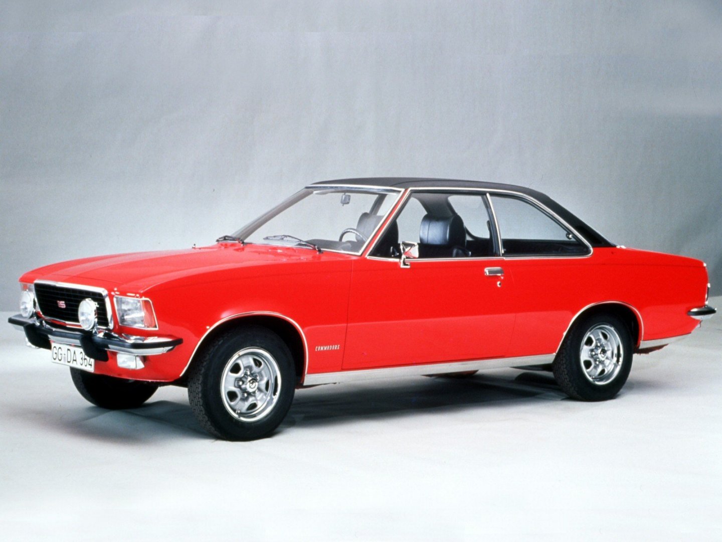 Opel Commodore: 9 фото