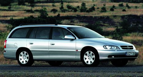 Opel Omega Caravan: 8 фото