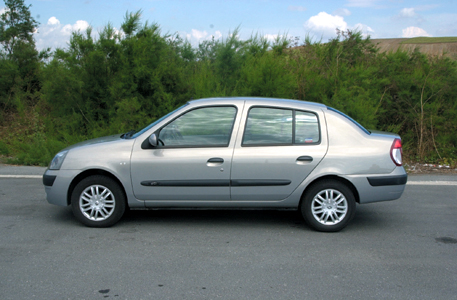 Renault Clio Symbol: 6 фото