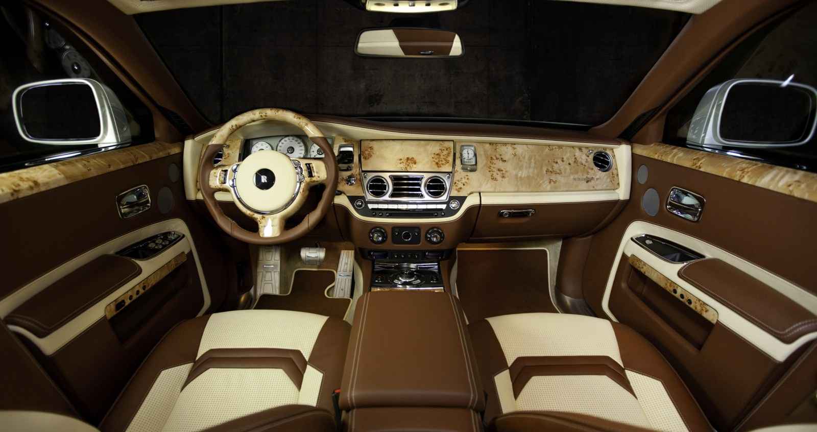 Rolls-Royce Ghost: 7 фото