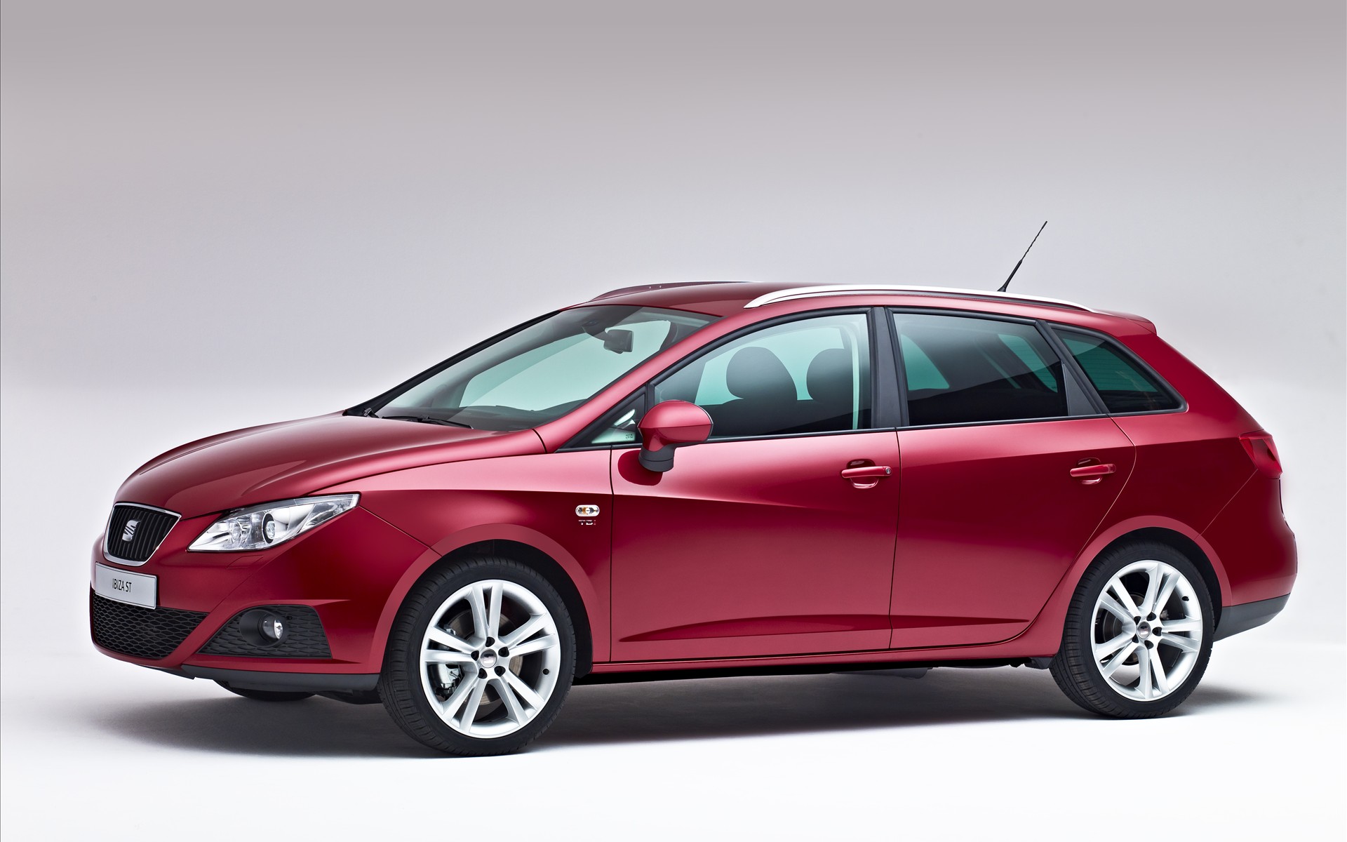 Seat Ibiza ST: 3 фото