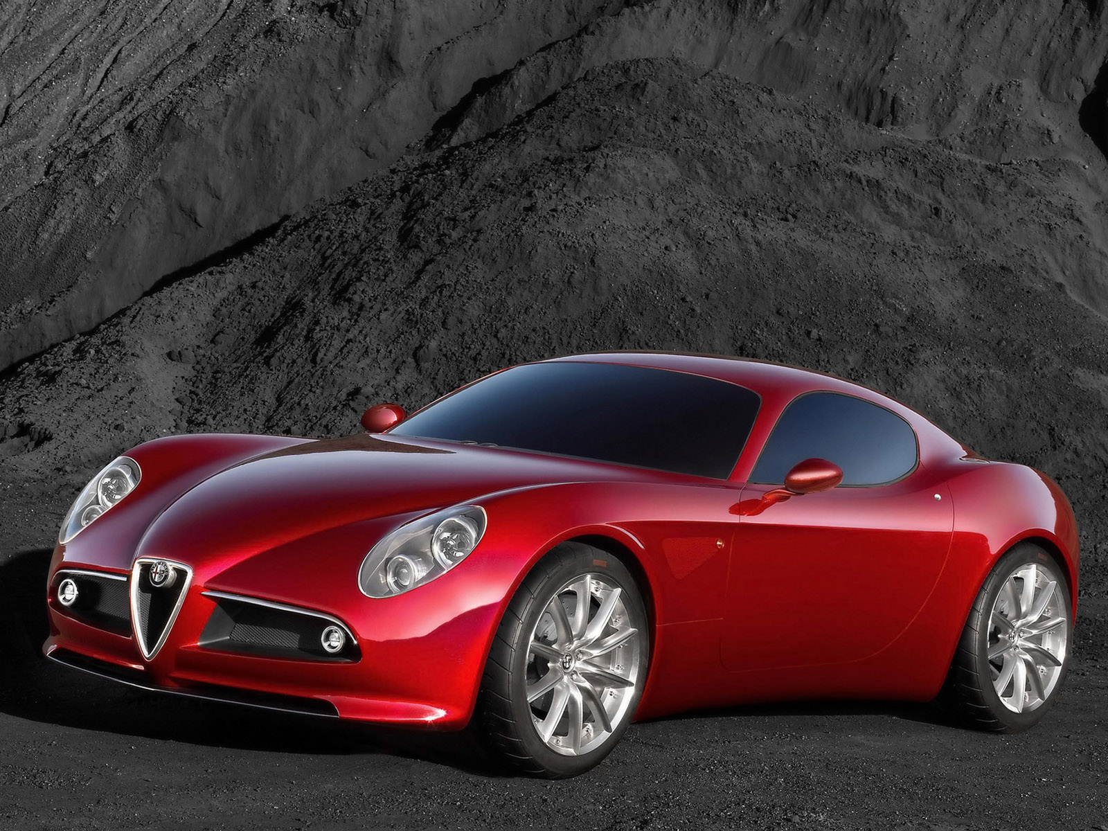 Alfa Romeo: 3 фото