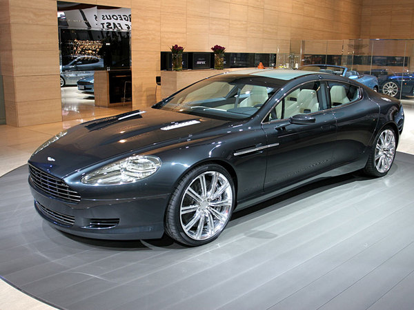 Aston Martin Rapide: 6 фото