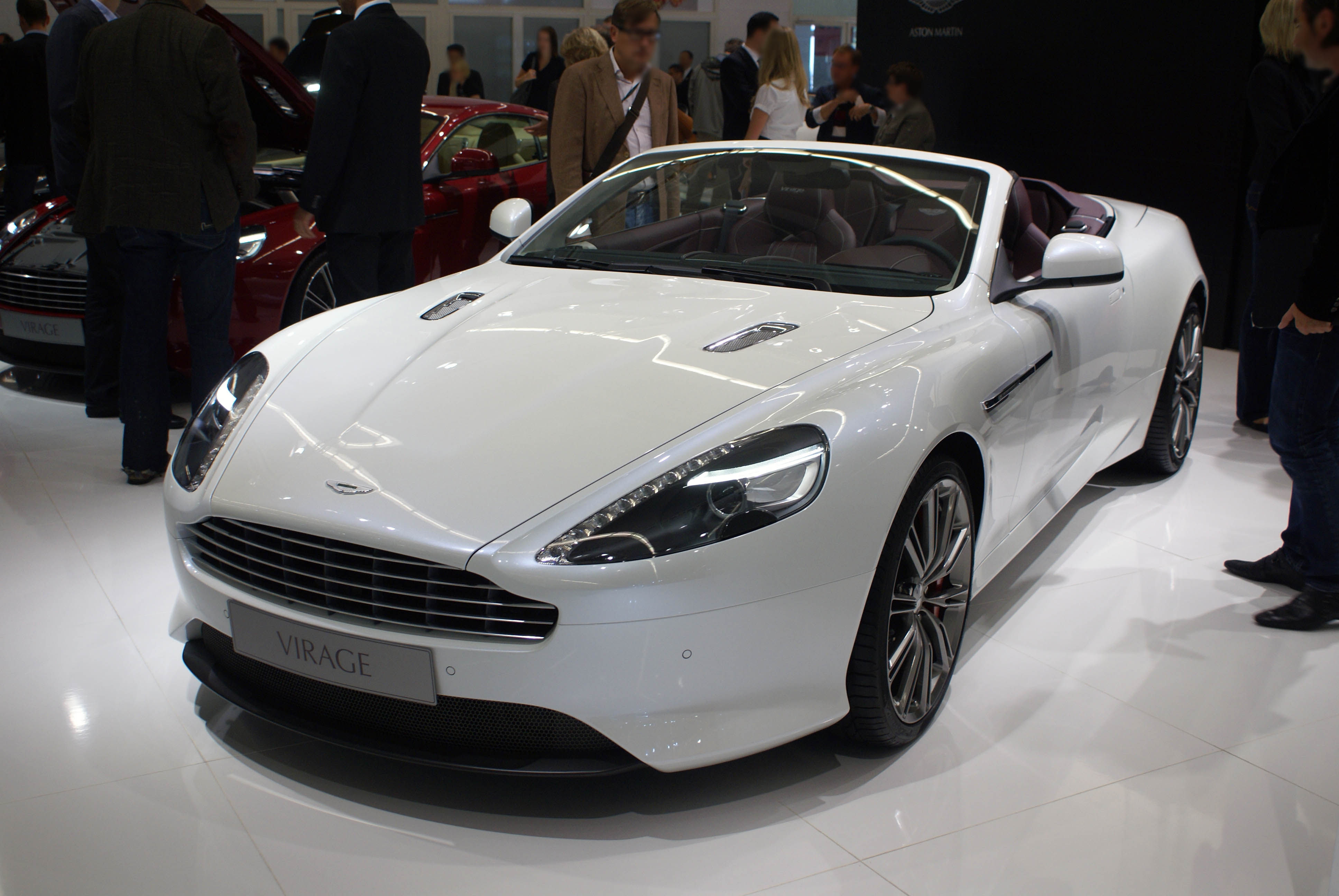 Aston Martin Virage Volante I: 10 фото