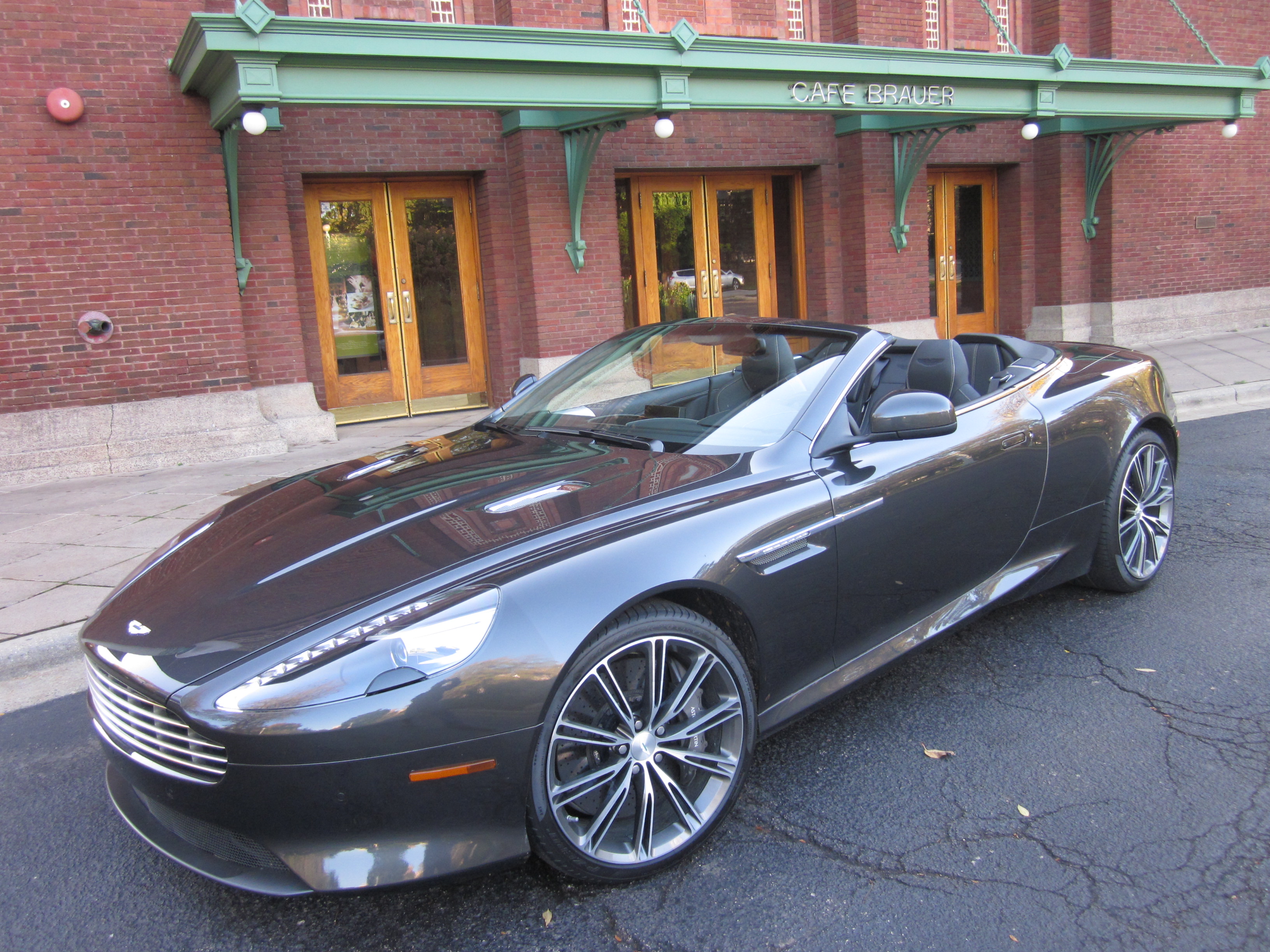 Aston Martin Virage Volante: 4 фото