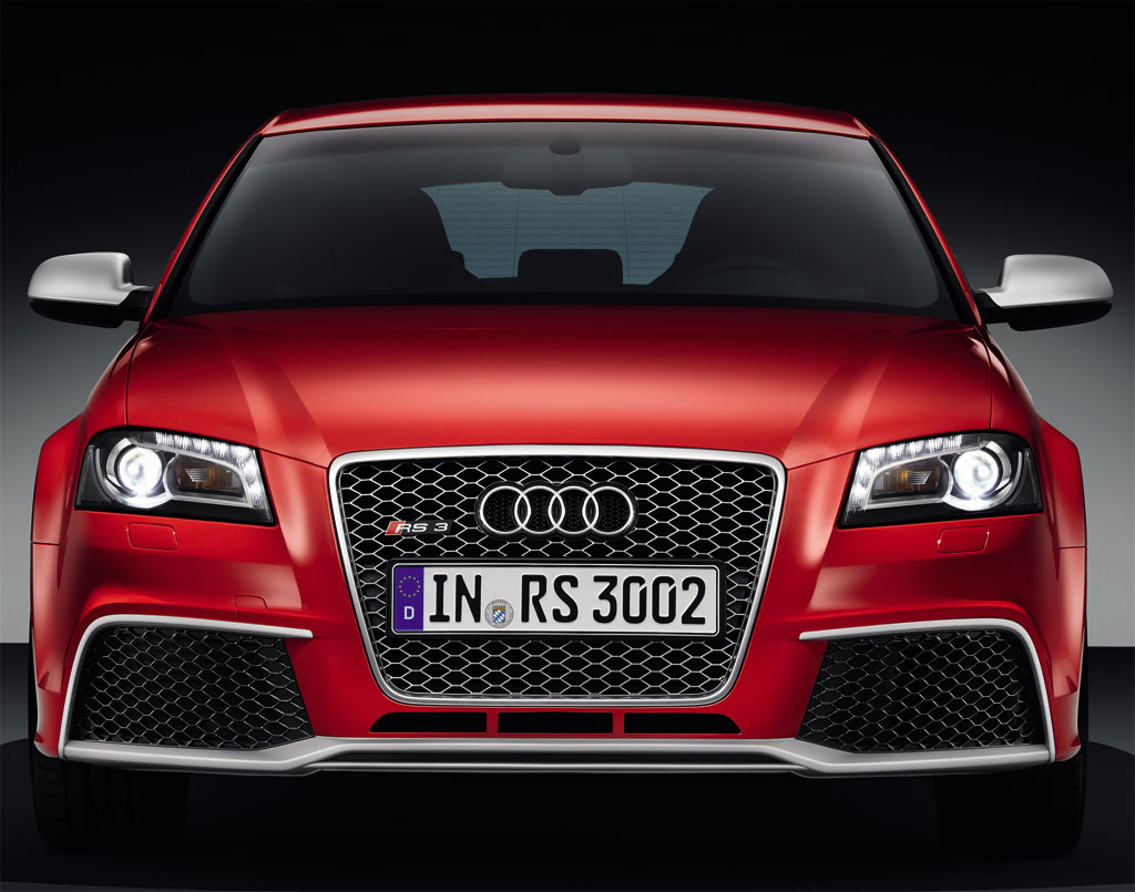 Audi RS3: 08 фото