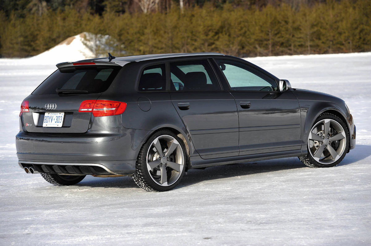 Audi RS3: 09 фото