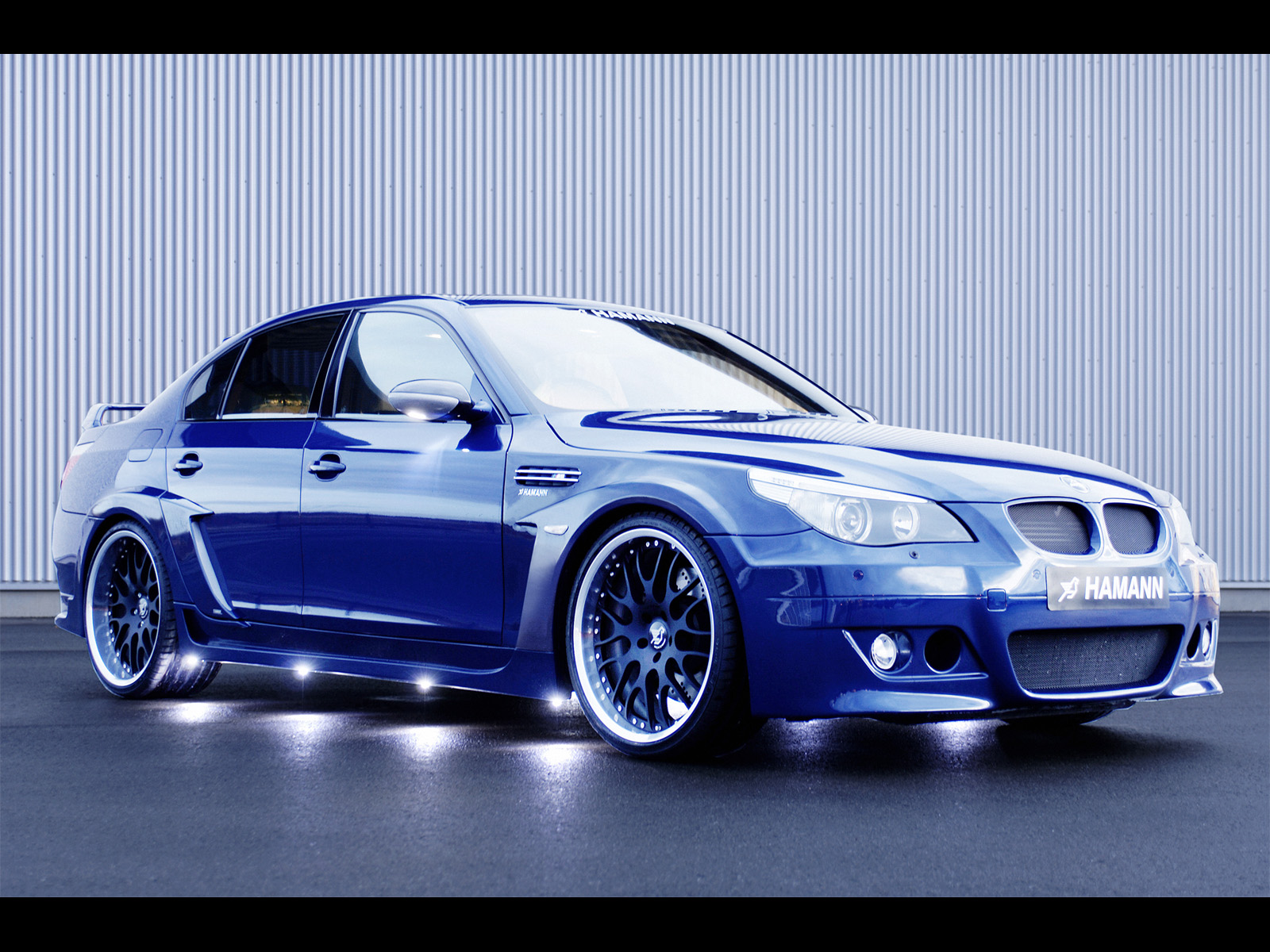 BMW M5 E60: 8 фото