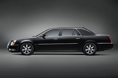 Cadillac DTS: 10 фото