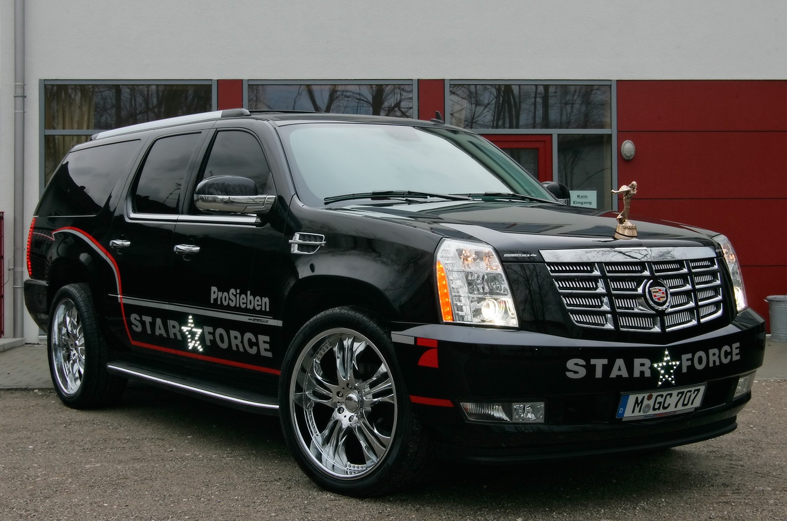 Cadillac Escalade: 11 фото