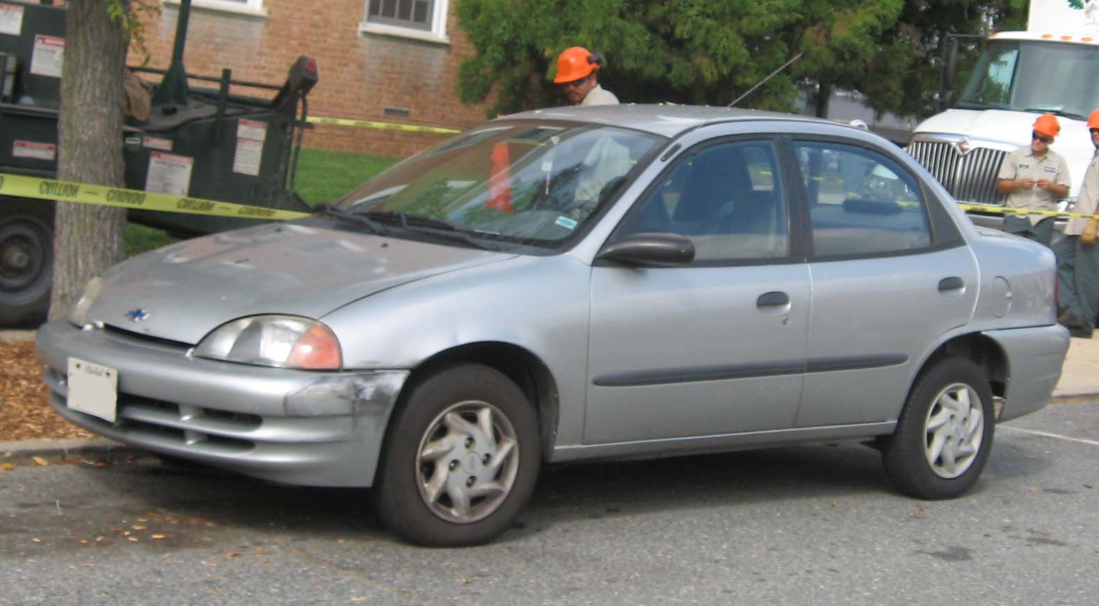 Chevrolet Metro: 4 фото