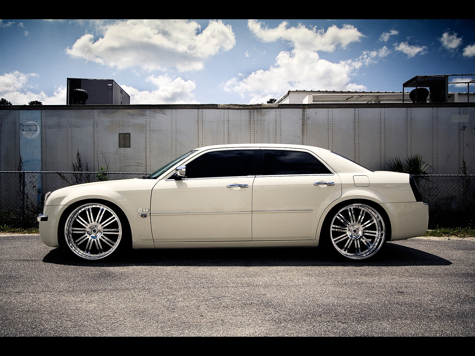 Chrysler 300C: 07 фото