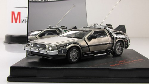 DeLorean DMC-12: 11 фото