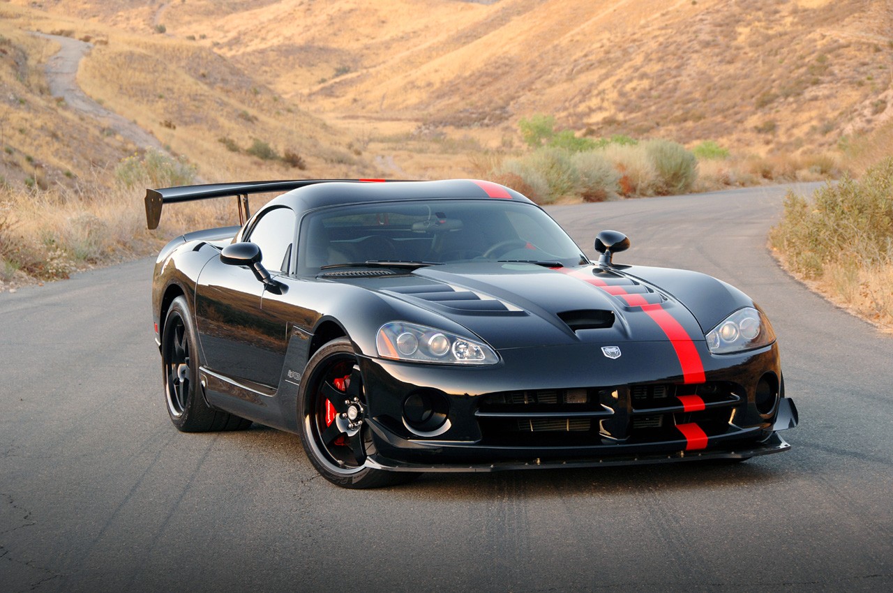 Dodge Viper: 3 фото