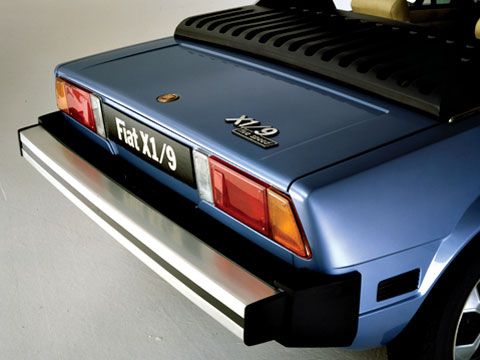 Fiat X1/9: 9 фото