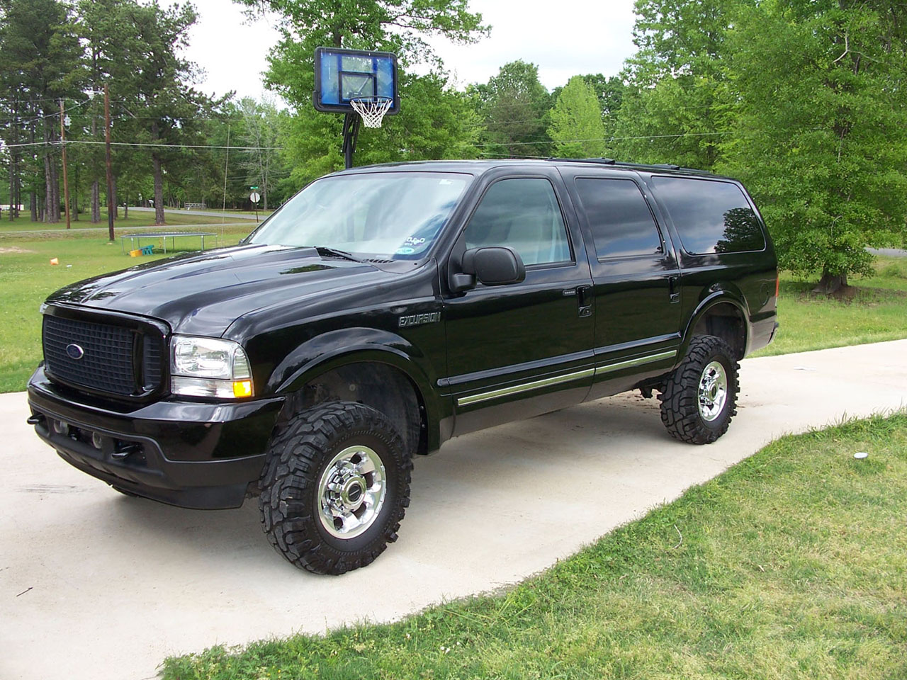 Фотогалерея Ford Excursion.