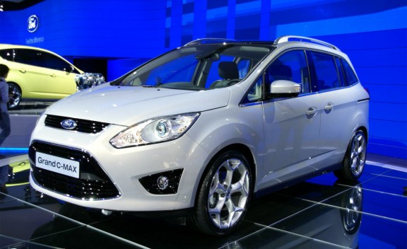 Ford Grand C-Max: 11 фото