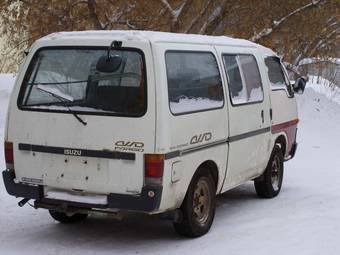 Isuzu Fargo: 7 фото